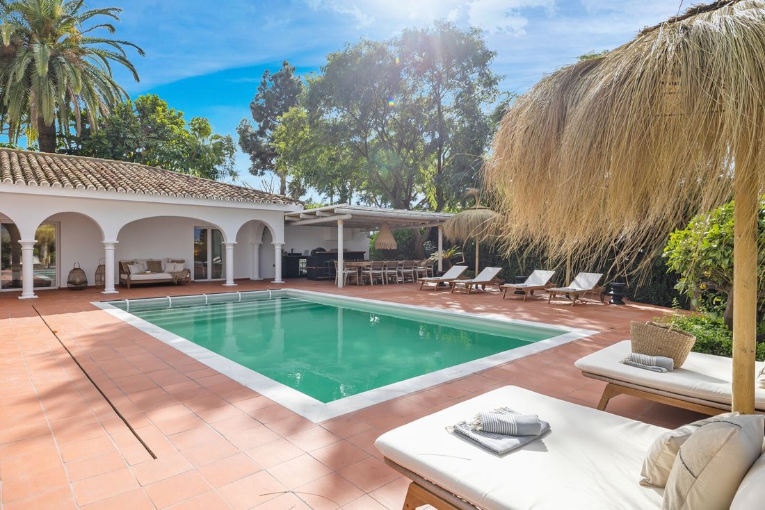 Villa en Elviria-Cabopino, Marbella, España 1 - 18483667