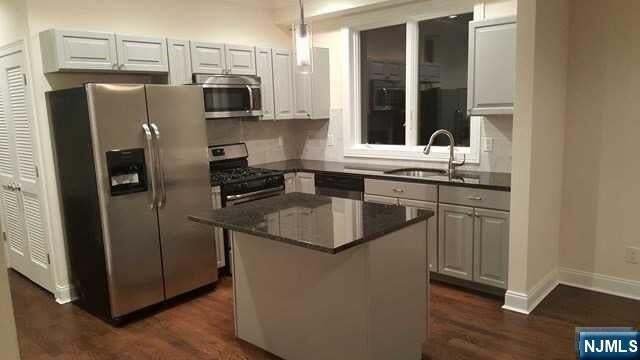 House in Hackensack, New Jersey, United States 4 - 18483935