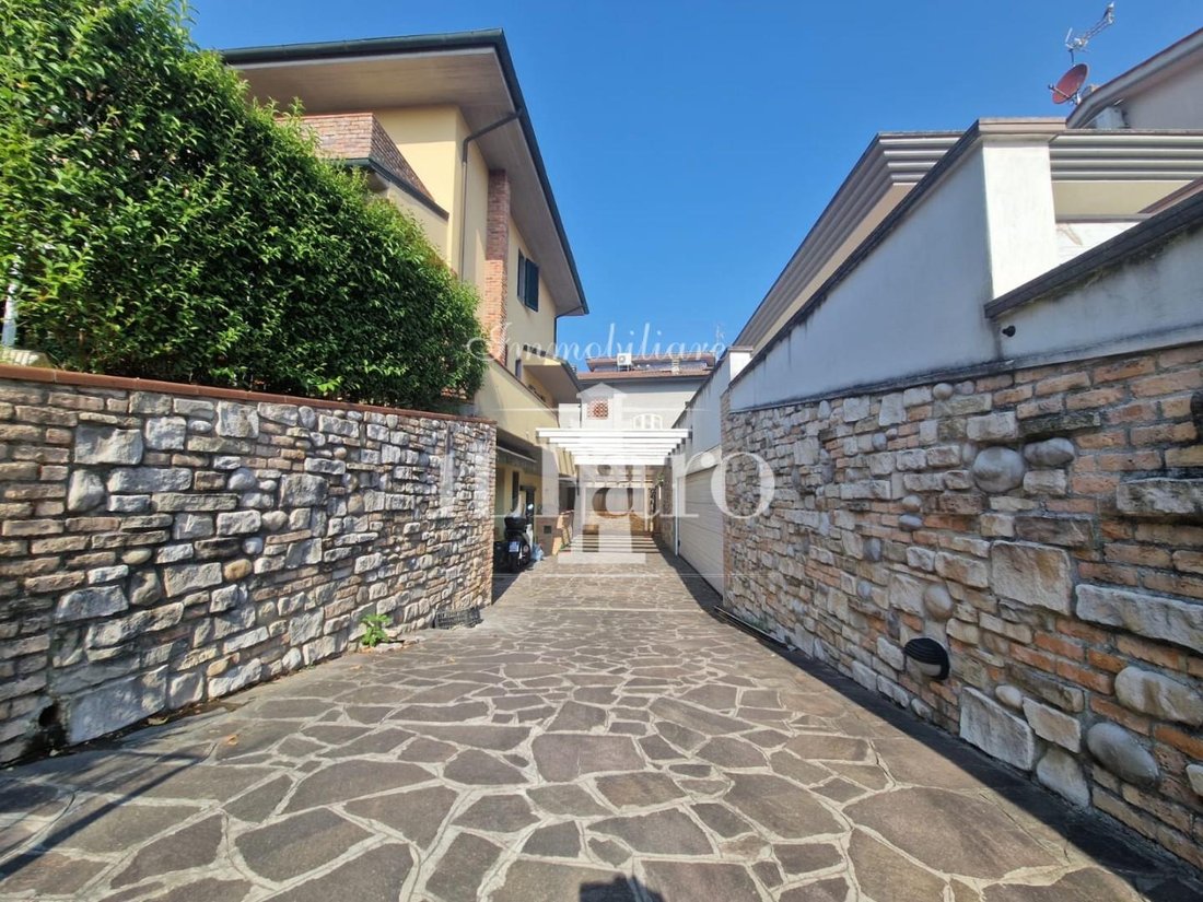 Country House in San Giusto-San Cresci, Campi Bisenzio, Tuscany 2 - 18485814