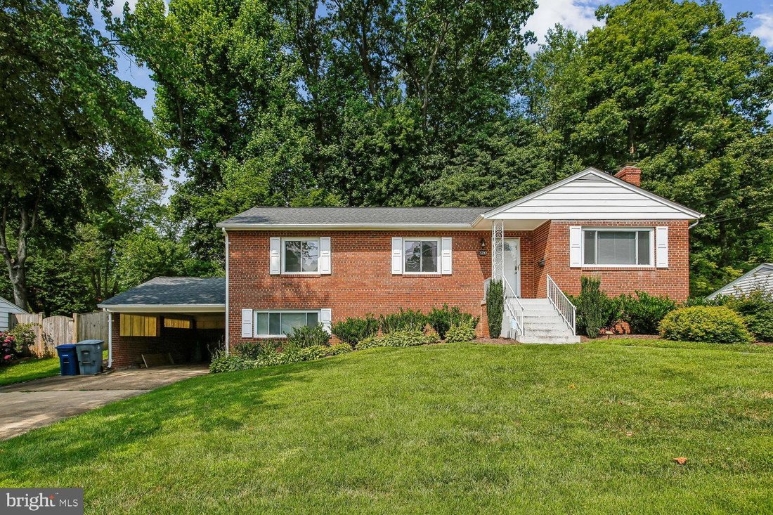 House in Idylwood, Virginia, United States 1 - 18389445