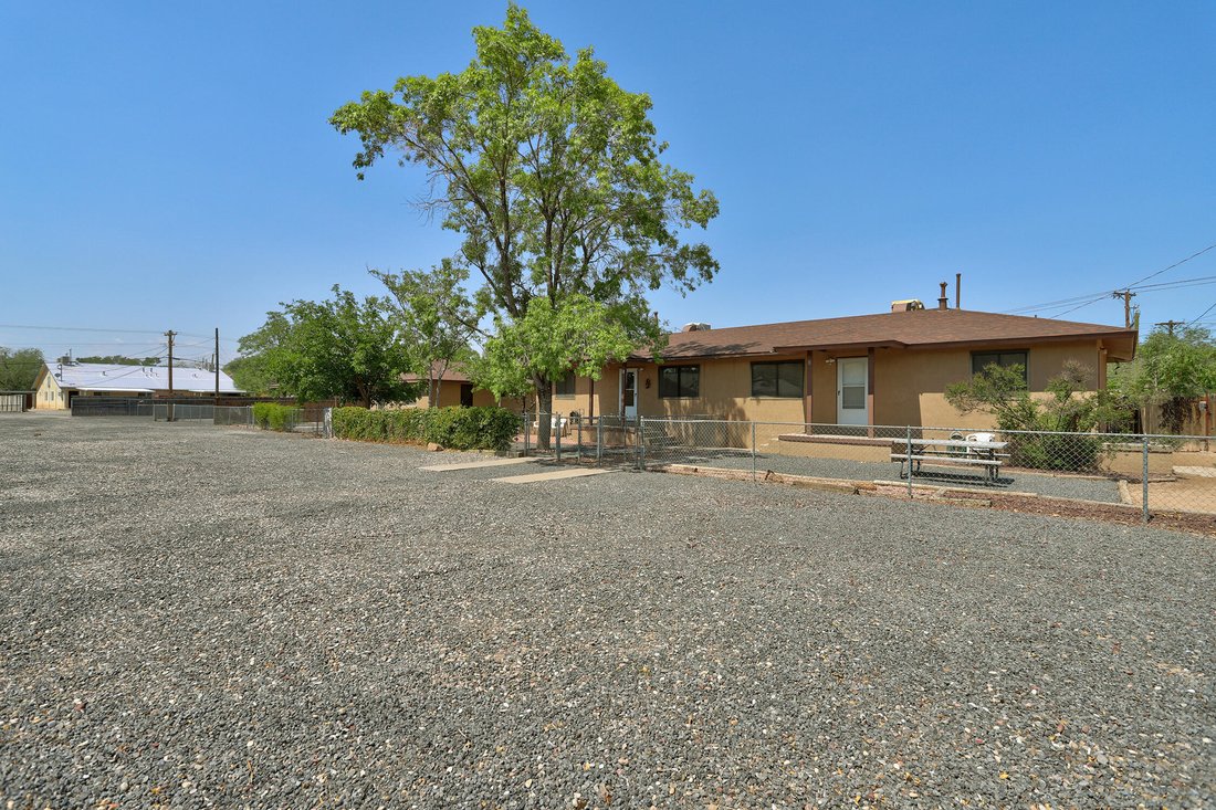 Albuquerque, New Mexico, United States 2 - 18488126