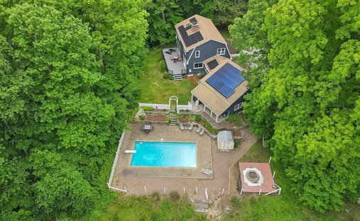 House in Andover, Connecticut, United States 1
