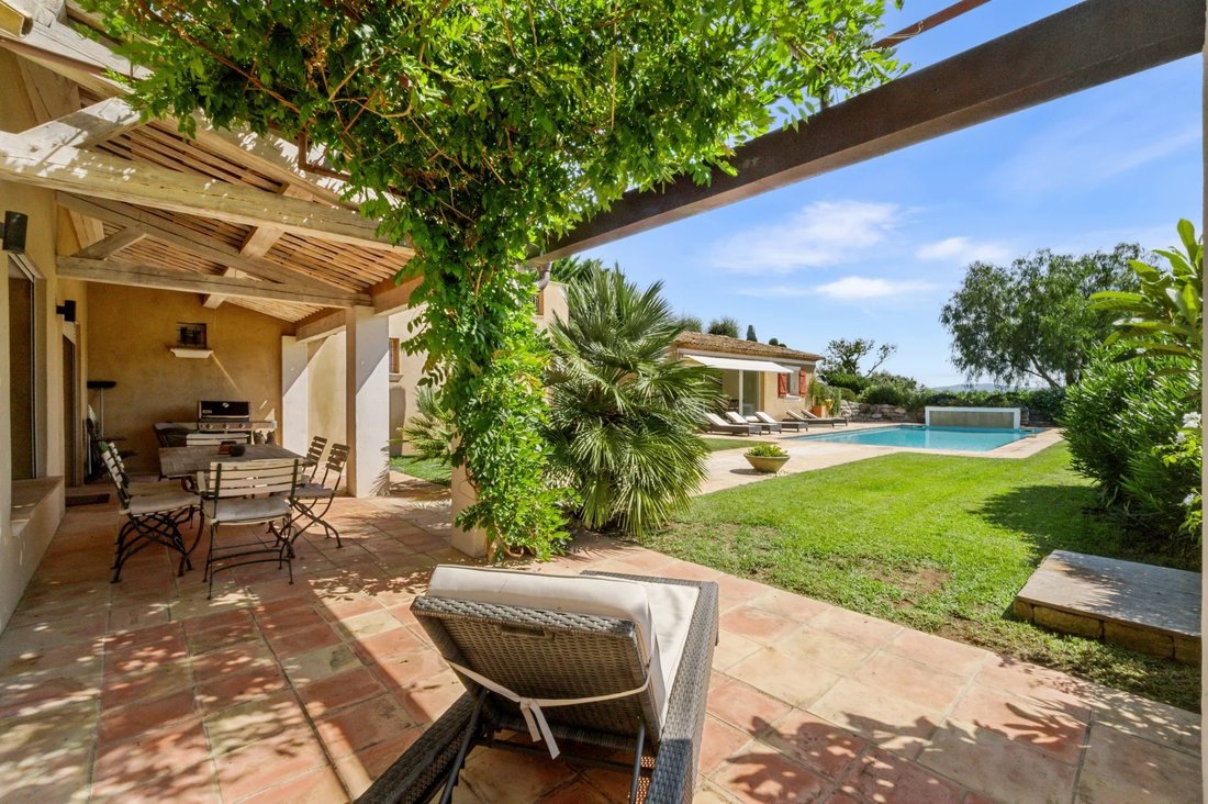 Villa in Grimaud, Provence-Alpes-Côte d'Azur, France 3 - 16183069