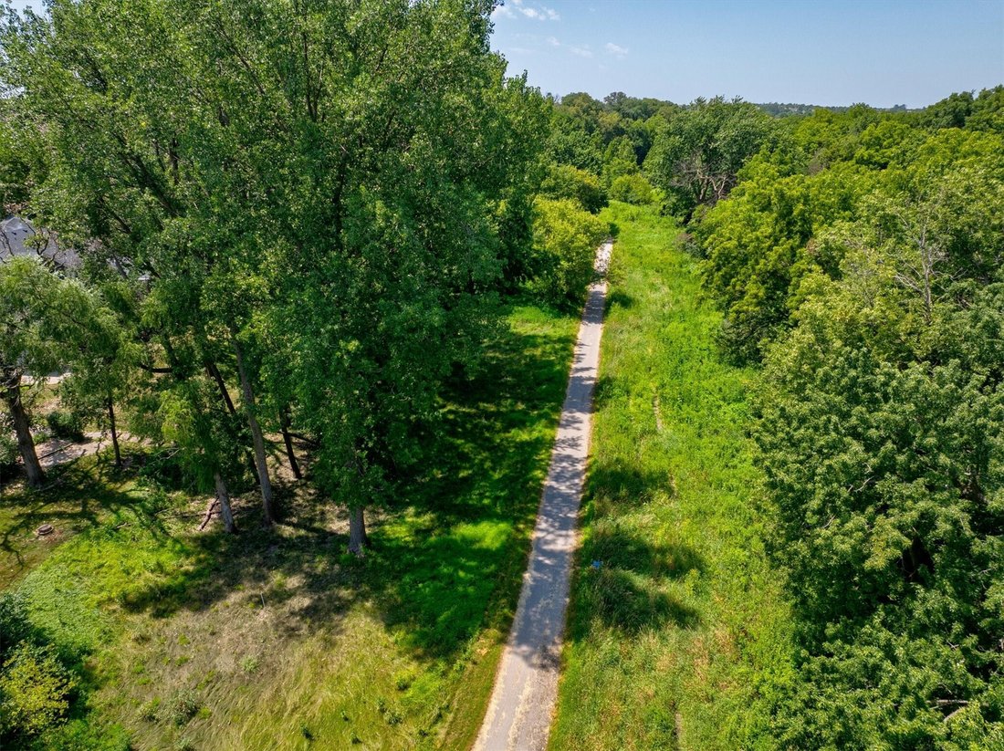 House in Urbandale, Iowa, United States 4 - 18484567