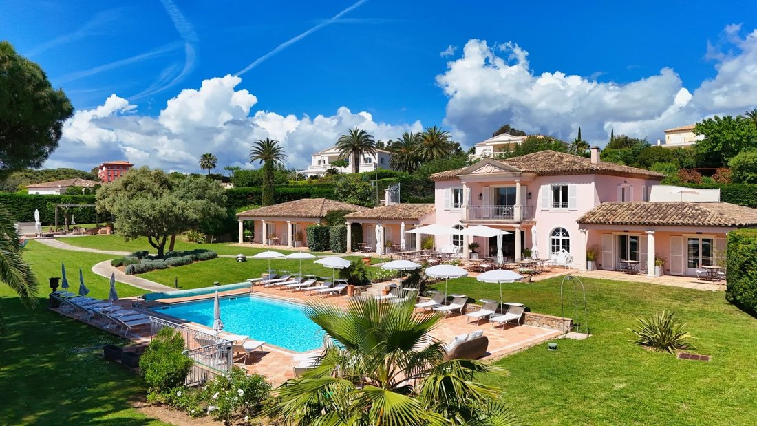 Villa in Grimaud, Provence-Alpes-Côte d'Azur, France 2 - 15658215