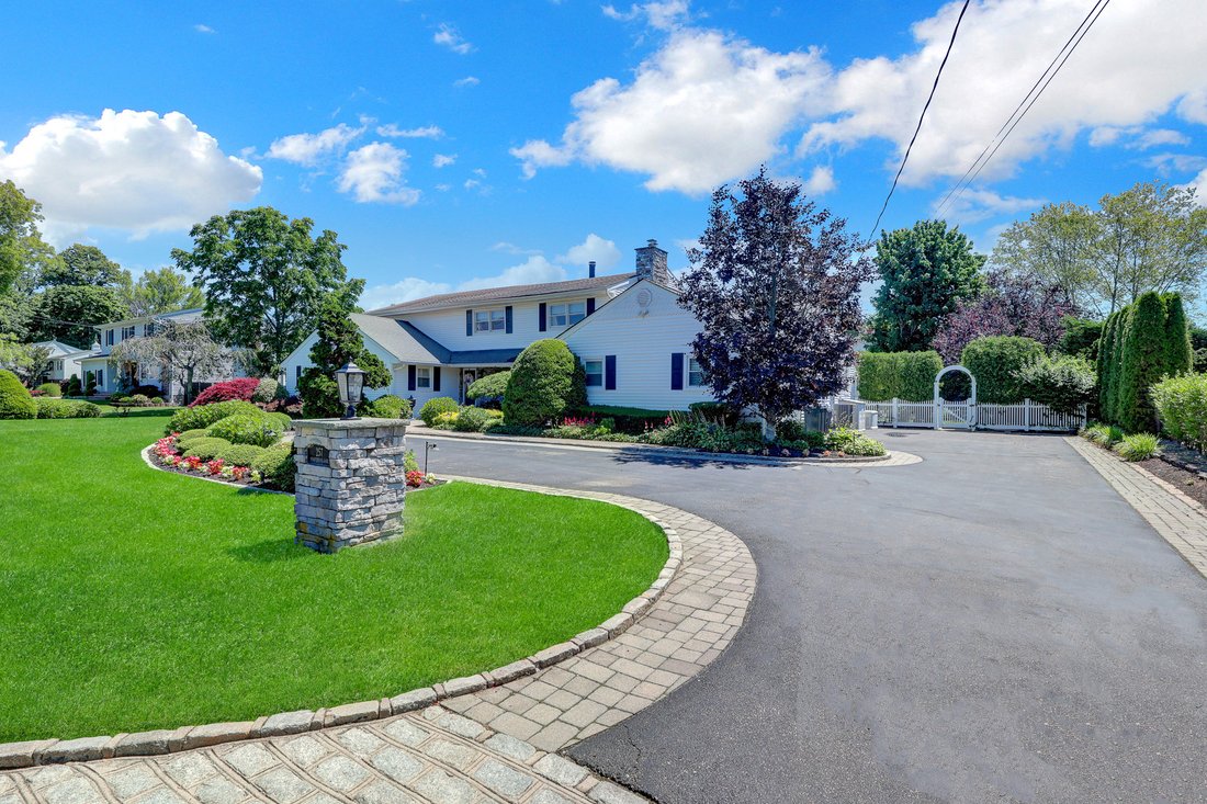 House in West Islip, New York, United States 4 - 18480430