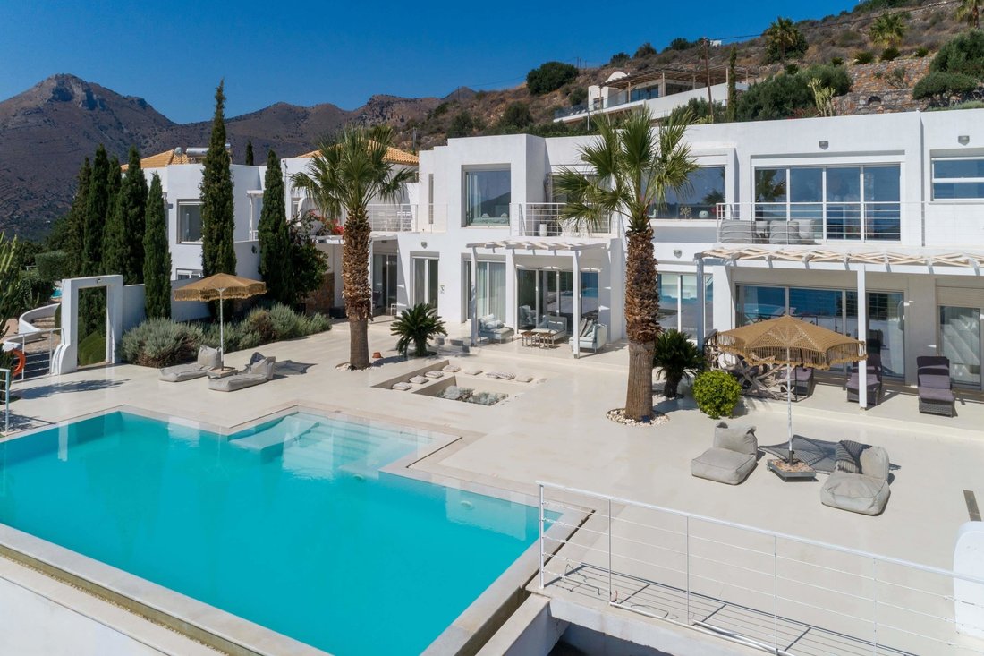Villa in Community of Elounta, Agios Nikolaos Municipal Unit, Greece 1 - 18483796