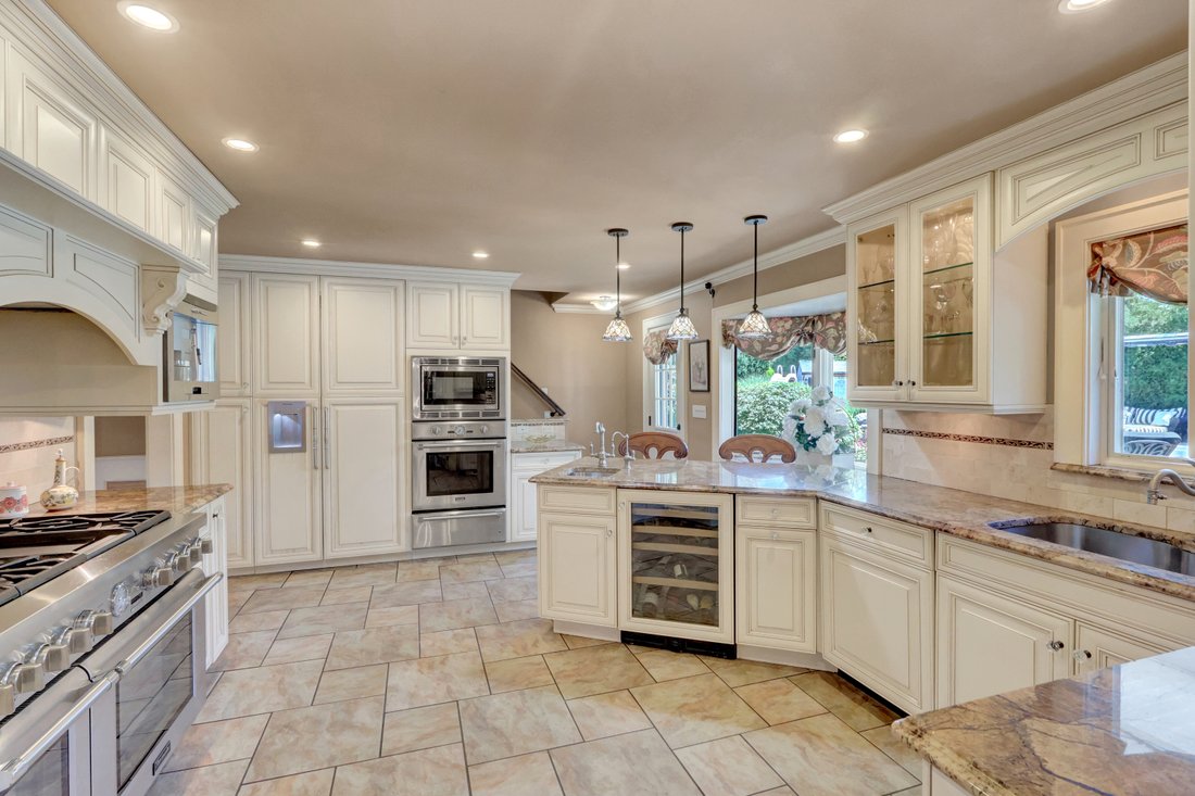 House in West Islip, New York, United States 5 - 18480430