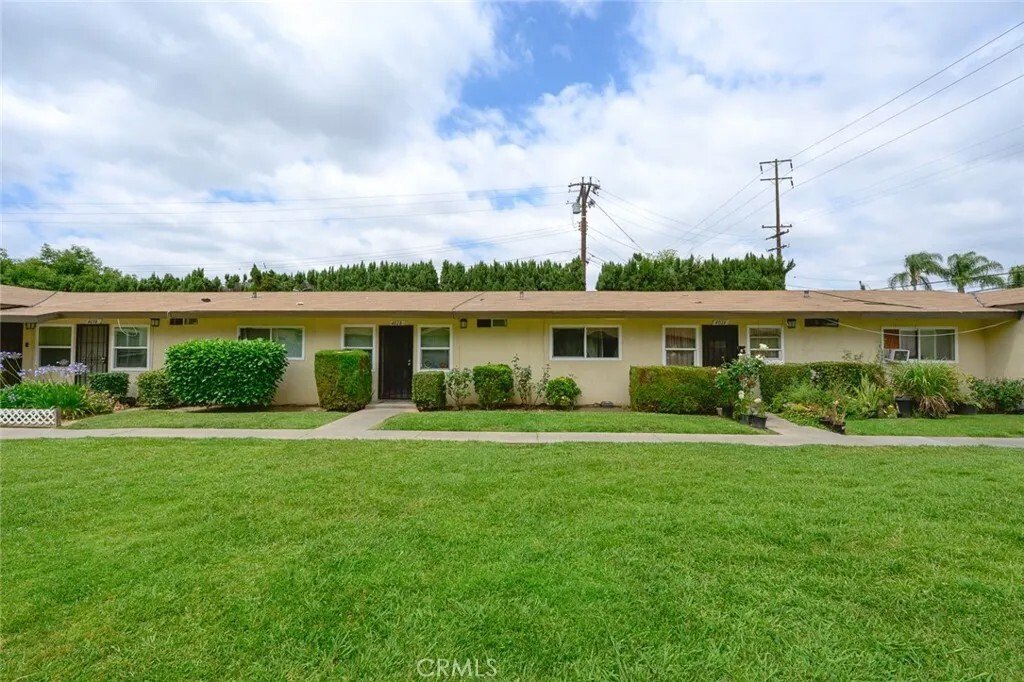Fullerton, California, United States 2 - 17961226
