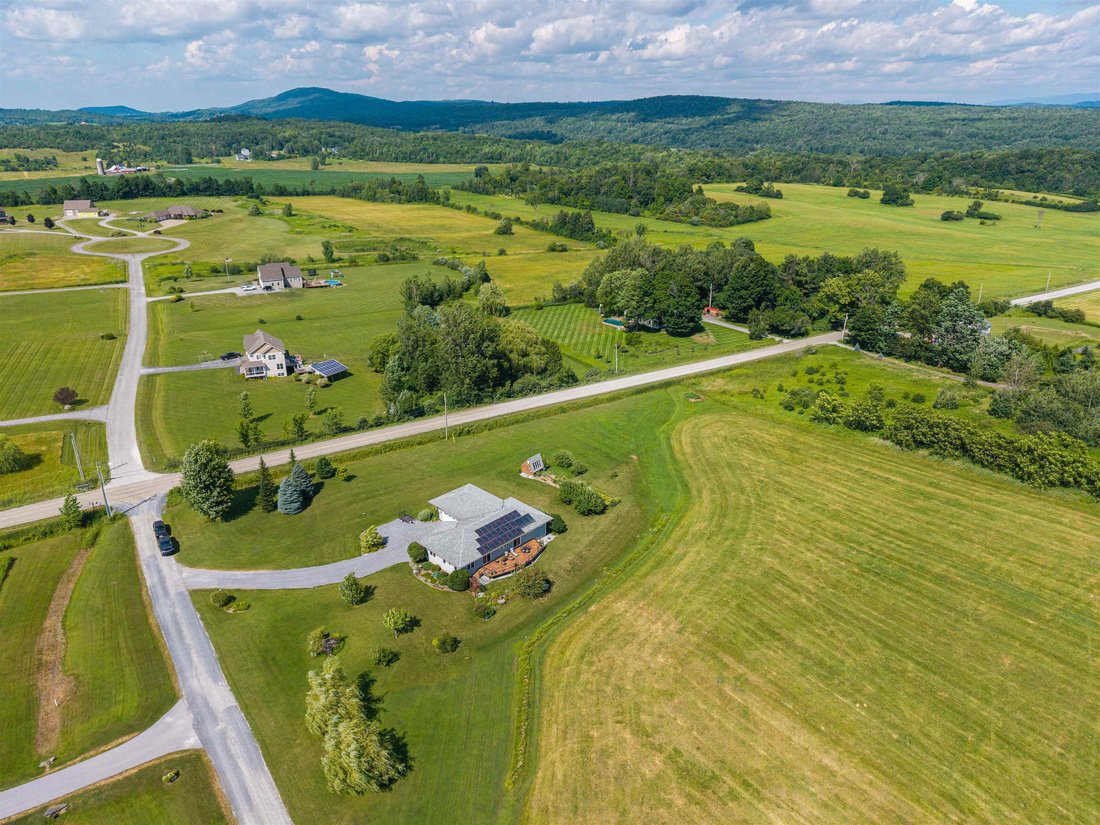 House in Saint Albans City, Vermont, United States 3 - 18456405