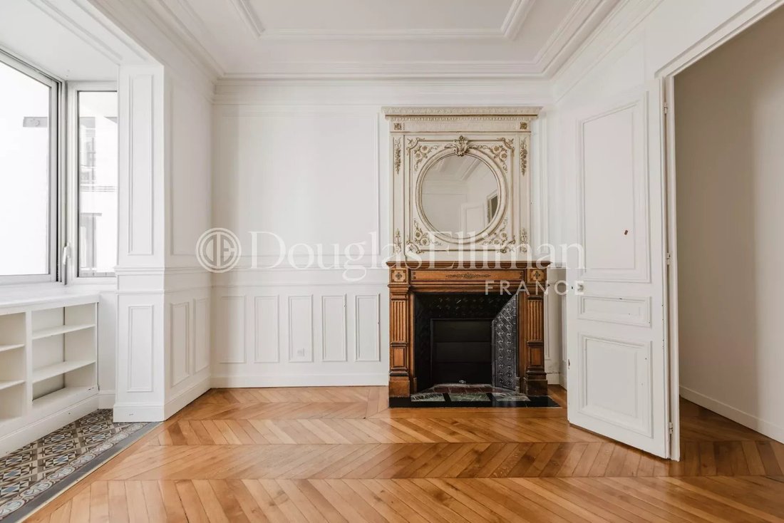 Apartment in Triangle d'Or, Paris 8e Arrondissement, Paris 2 - 18488091