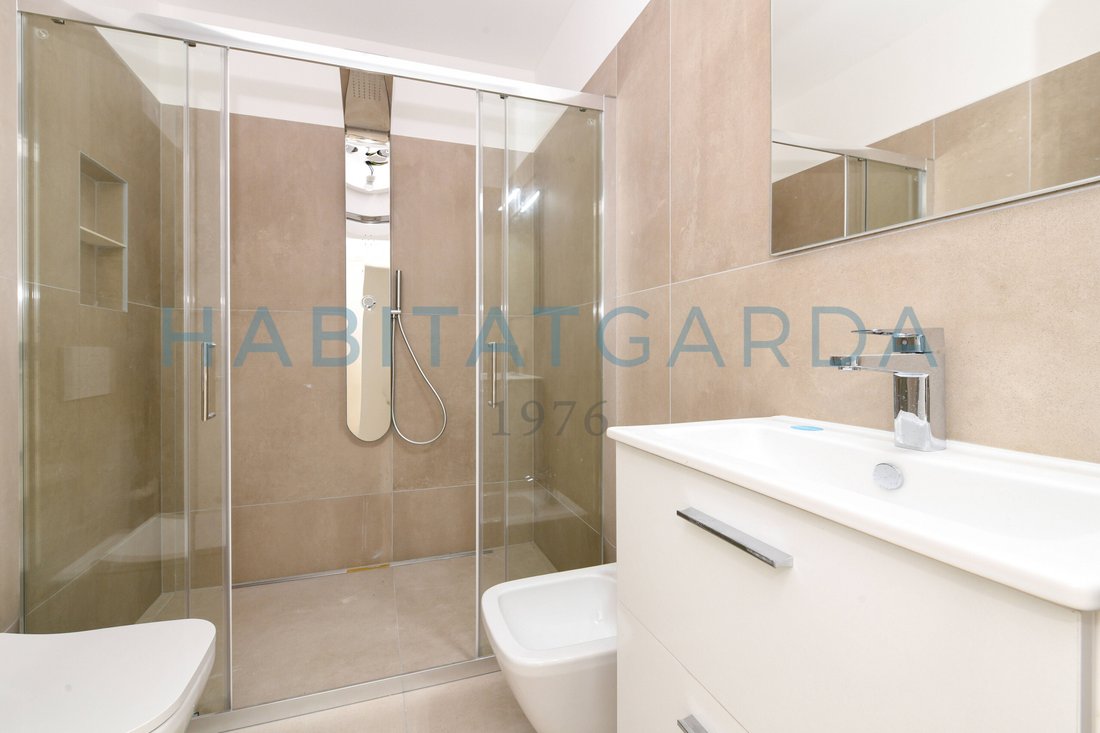 Apartment in Gardone Riviera, Lombardy, Italy 5 - 15609971