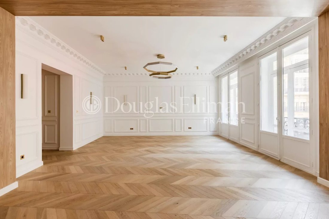 Apartment in Triangle d'Or, Paris 8e Arrondissement, Paris 5 - 18488087