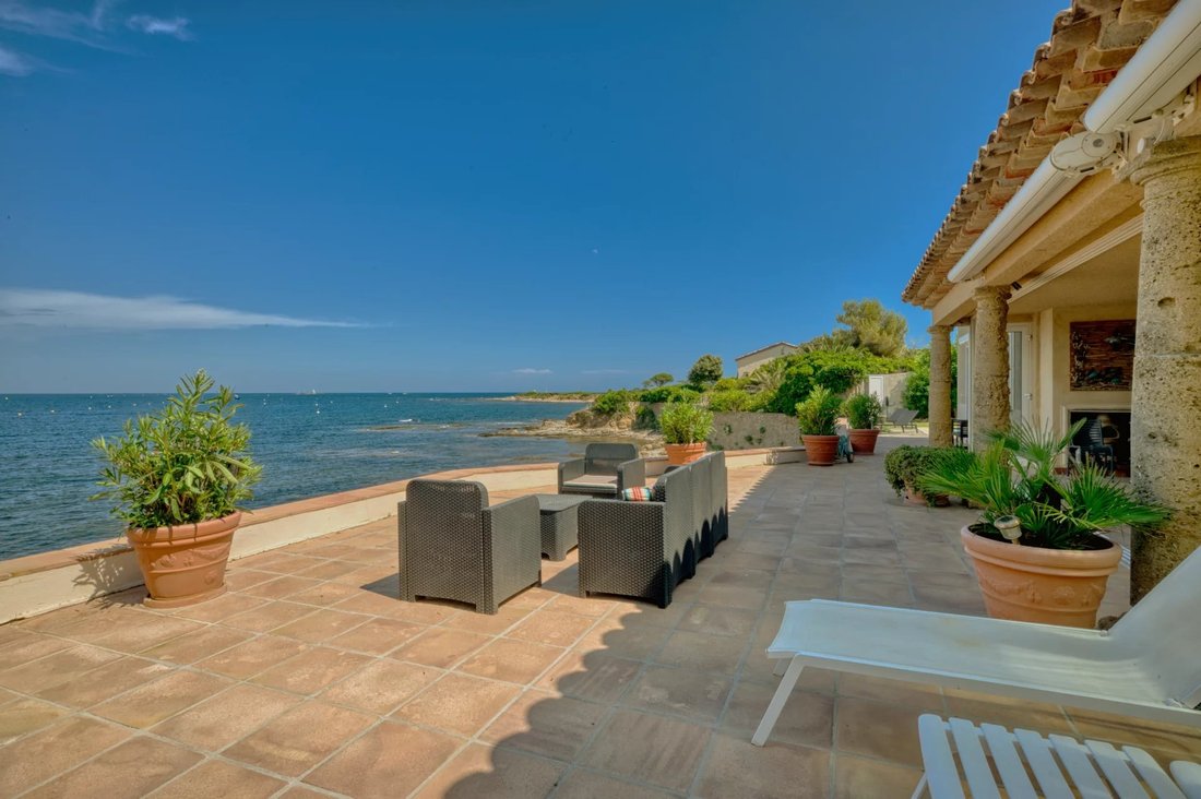 Villa in Nartelle-Noyer-Bellevue-bd des Sardinaux, Sainte-Maxime, France 1 - 16108476