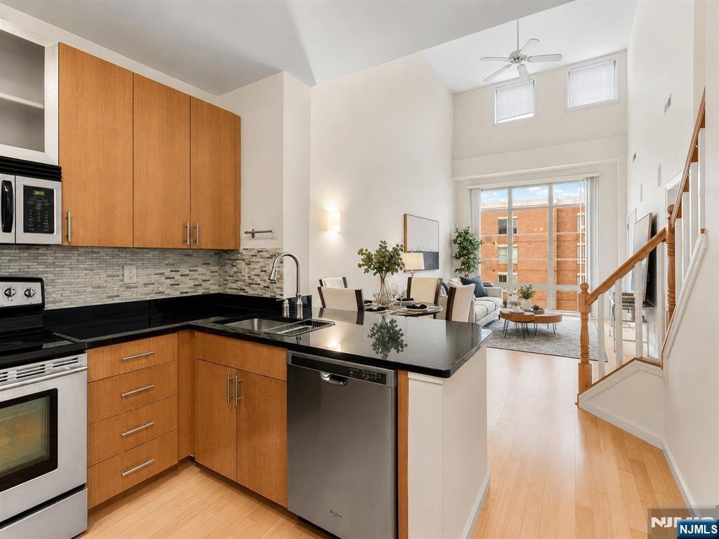 Condo in Guttenberg, New Jersey, United States 1 - 18207719