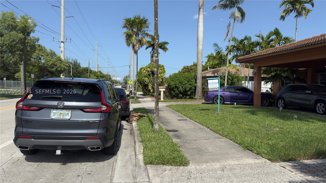House in Hialeah, Florida, United States 3 - 18483197