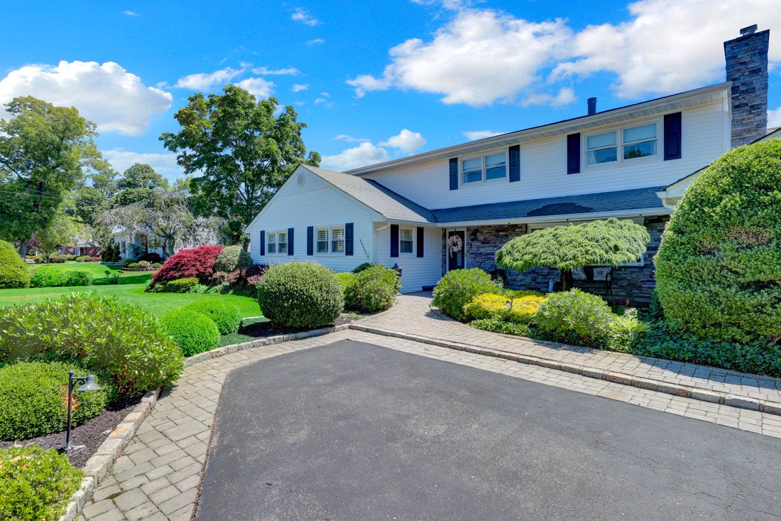 House in West Islip, New York, United States 3 - 18480430