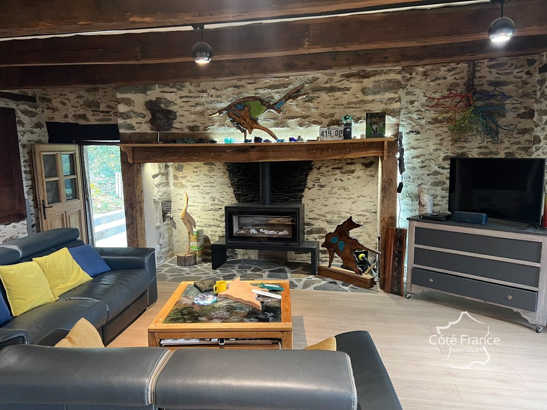House in Cassaniouze, Auvergne-Rhône-Alpes, France 4 - 18483758