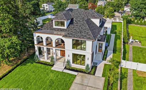 House in Oakhurst, New Jersey, United States 1