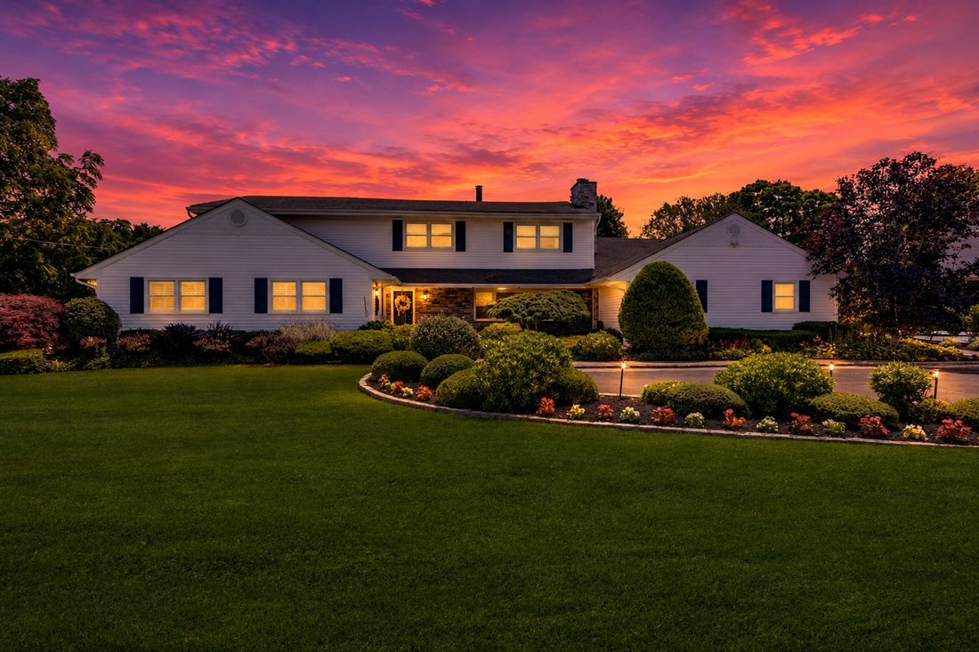 House in West Islip, New York, United States 2 - 18480430