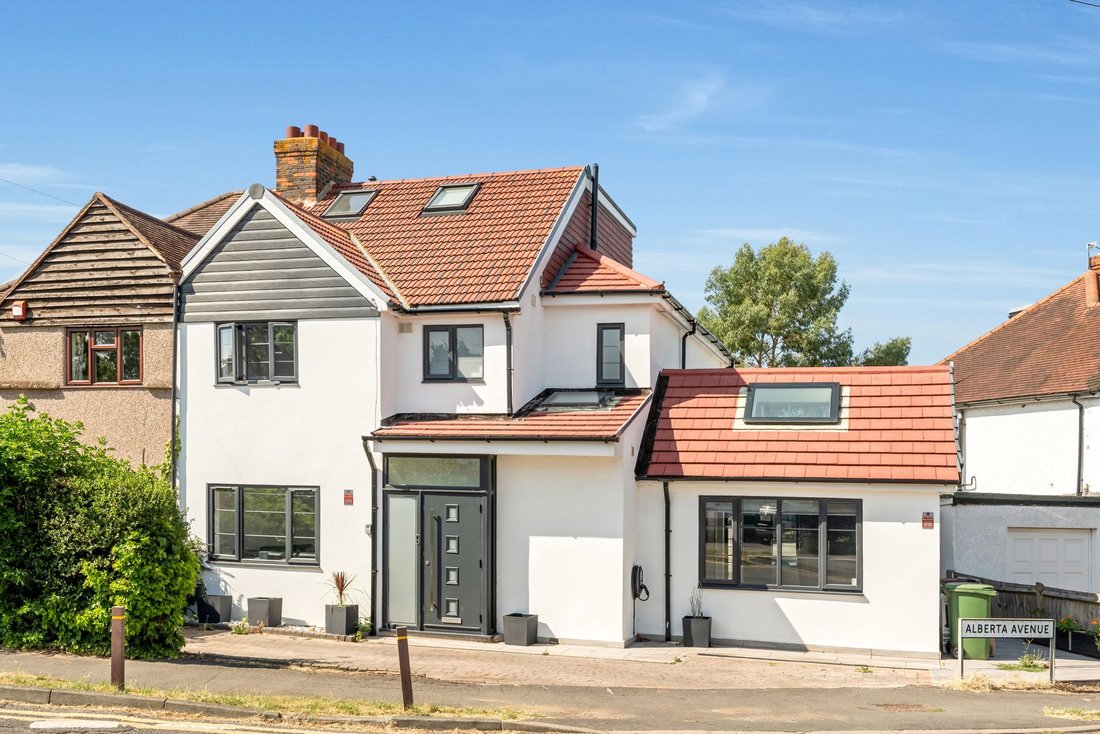 House in Cheam, London Borough of Sutton, England 1 - 18483022
