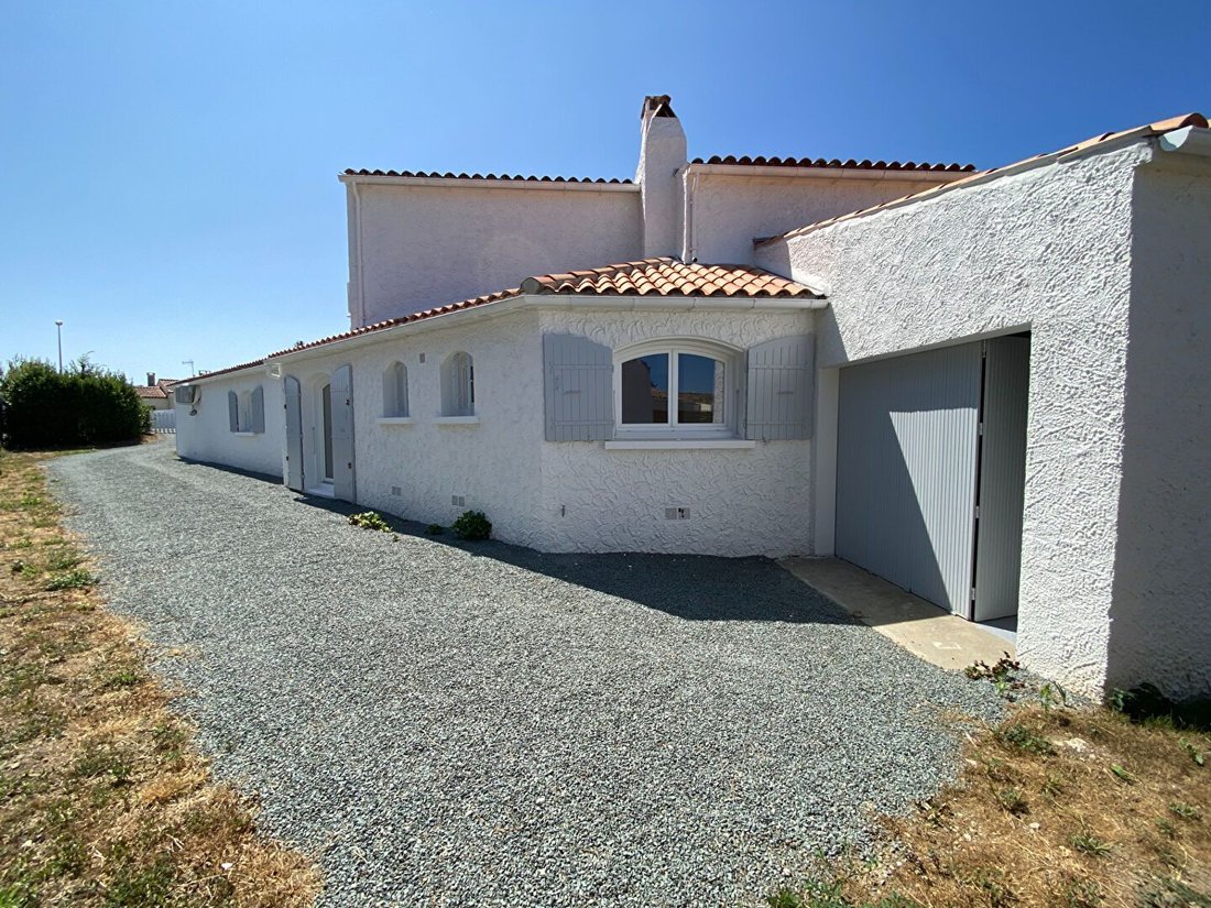 House in La Bree-les-Bains, Nouvelle-Aquitaine, France 4 - 18483576