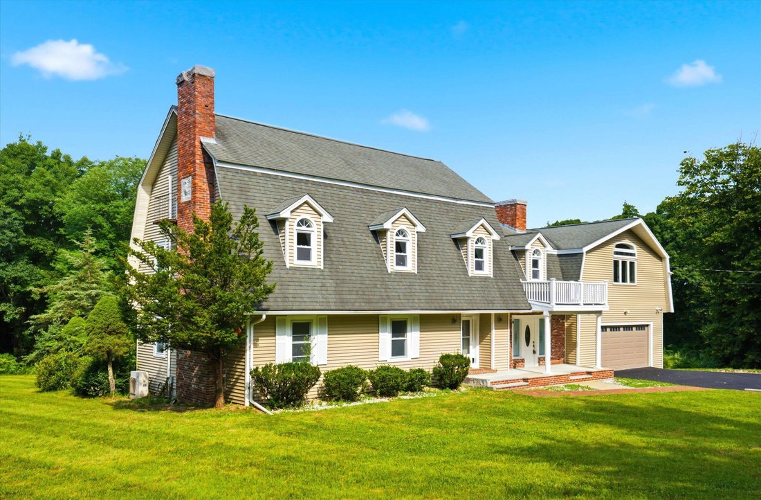 House in Hudson, New Hampshire, United States 2 - 18483426