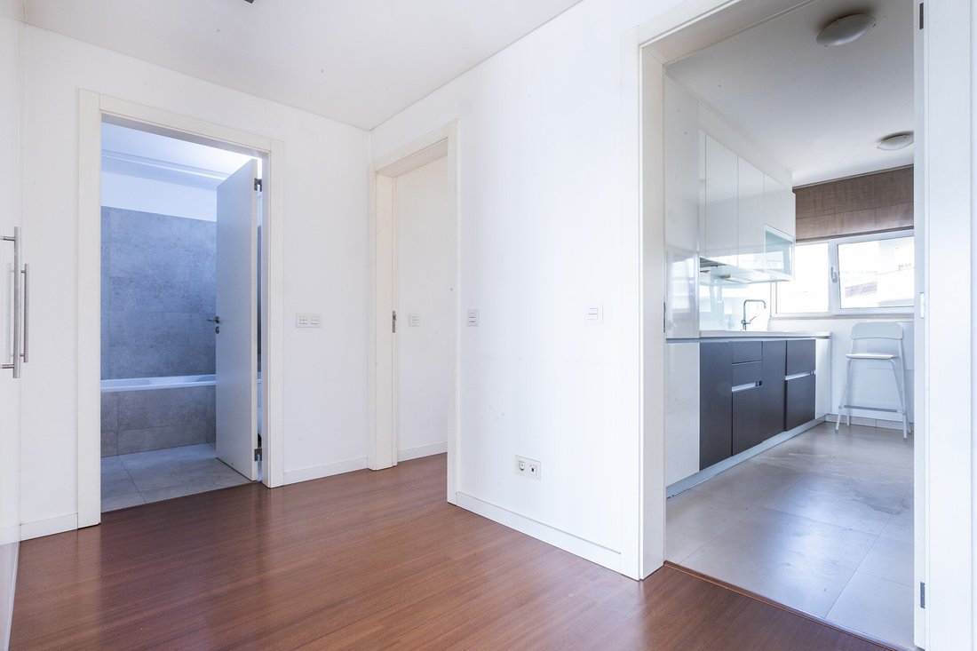 Apartment in Alges, Lisbon, Portugal 5 - 18486965