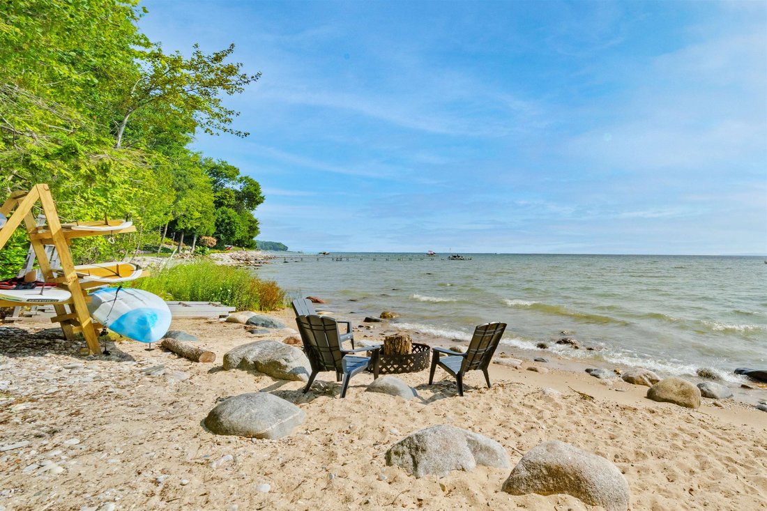 House in Suttons Bay, Michigan, United States 3 - 18485384