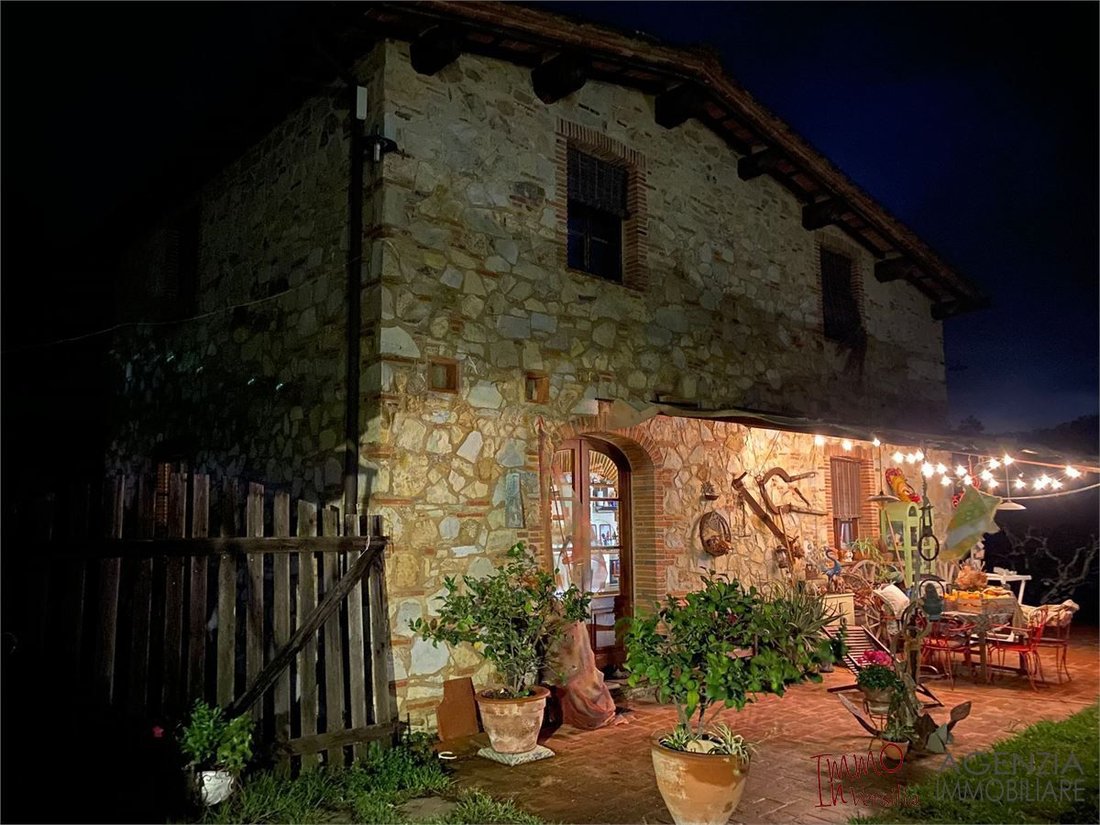 Farm Ranch in Camaiore, Tuscany, Italy 3 - 18485162