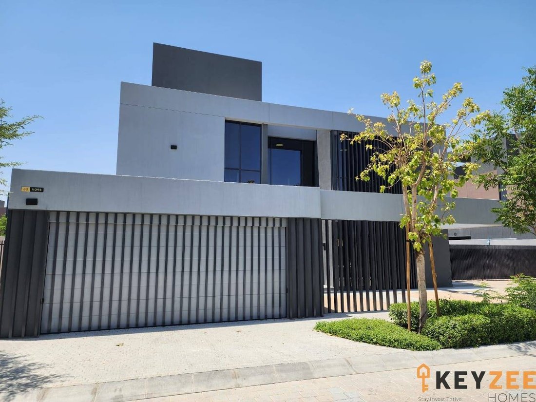 Townhouse in Al Ruwaidat Suburb, Sharjah Emirate, United Arab Emirates 3 - 18488206