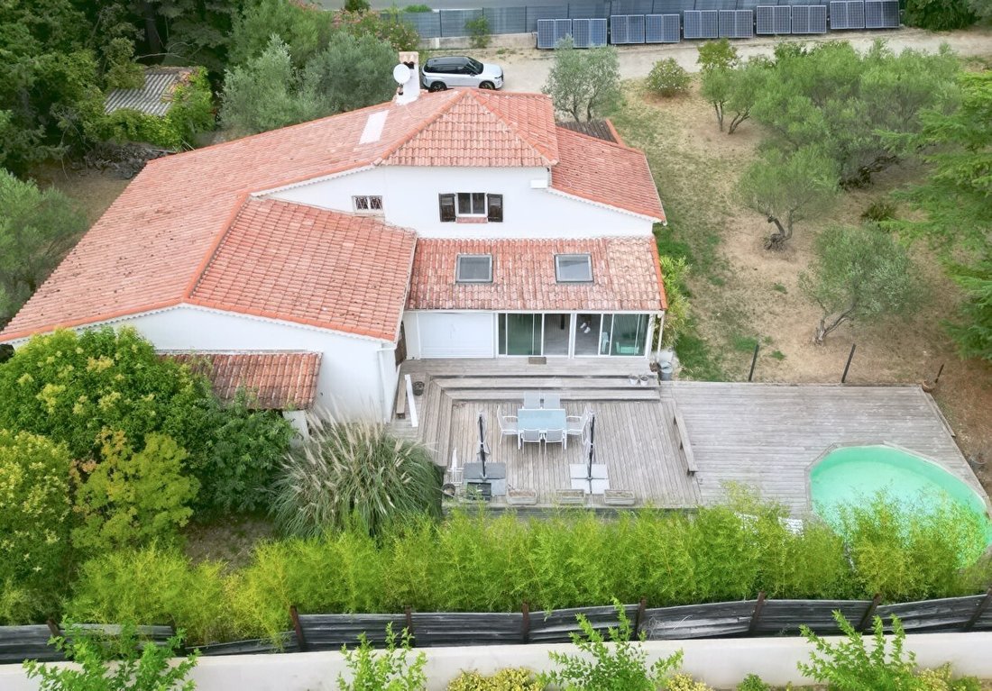 Villa in Villecroze, Provence-Alpes-Côte d'Azur, France 2 - 18484474