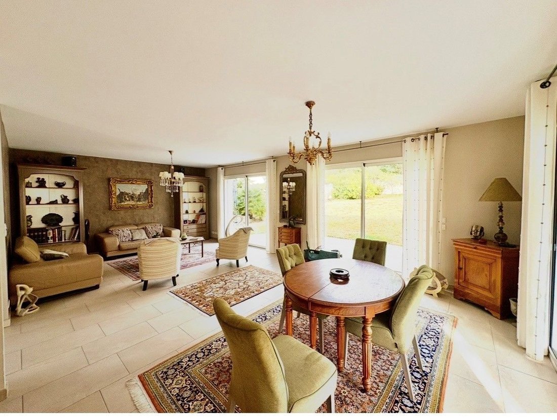 House in Marly-le-Roi, Ile-de-France, France 3 - 18485796