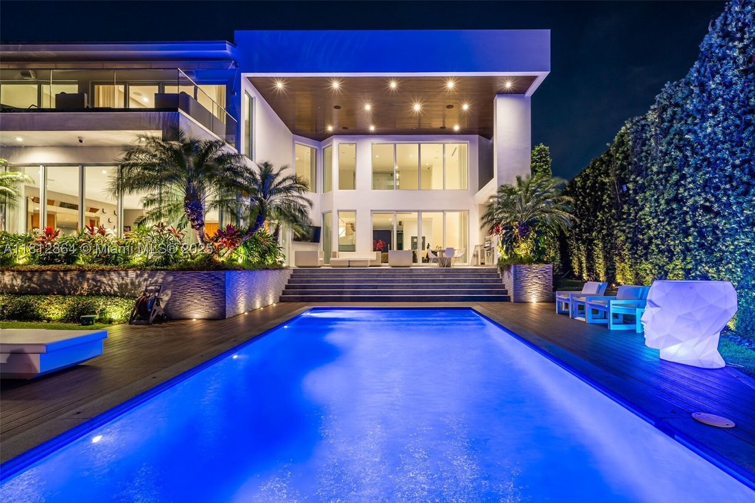 House in Key Biscayne, Florida, United States 1 - 16636759