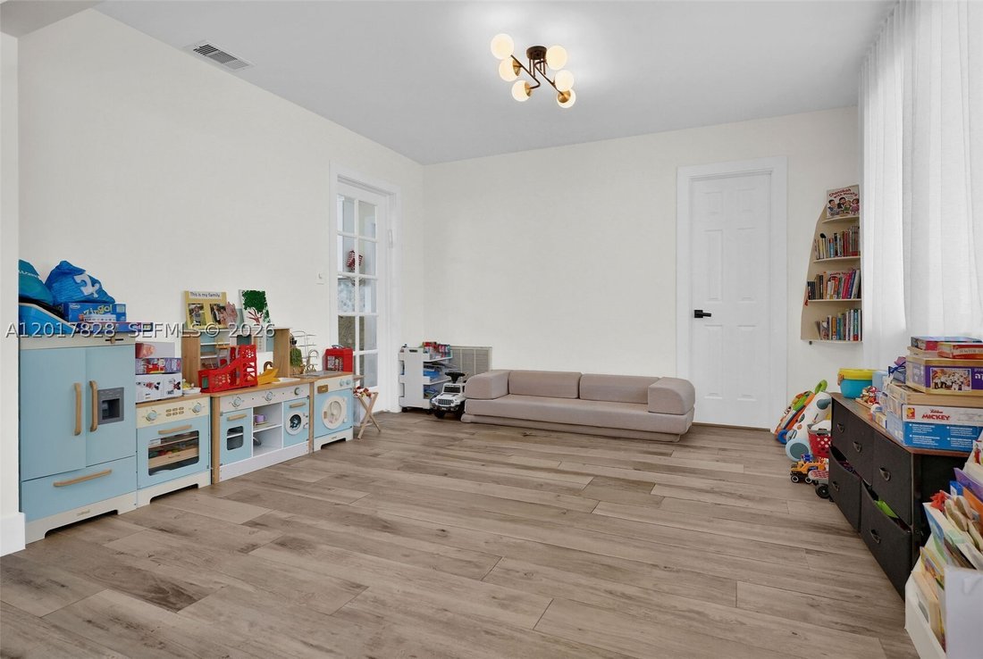 House in Hollywood, Florida, United States 5 - 17904380