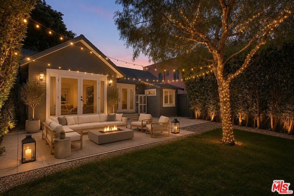 Los Angeles, California, United States 1 - 18074770