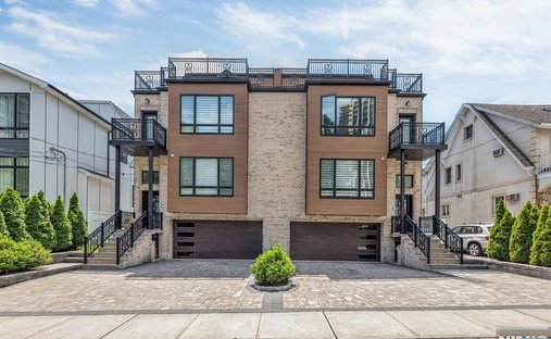 Townhouse in Cliffside Park, New Jersey, United States 1
