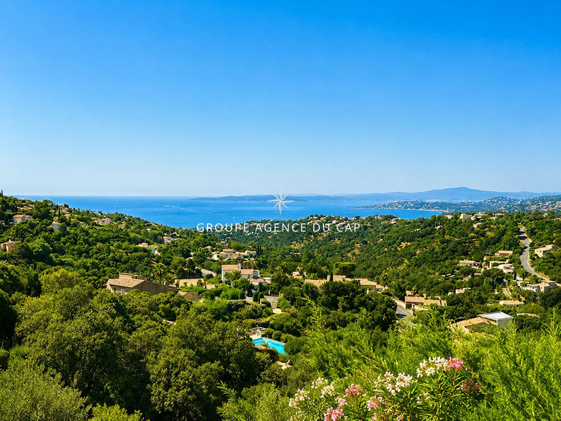 Villa in Les Issambres, Roquebrune-sur-Argens, France 2 - 18487012