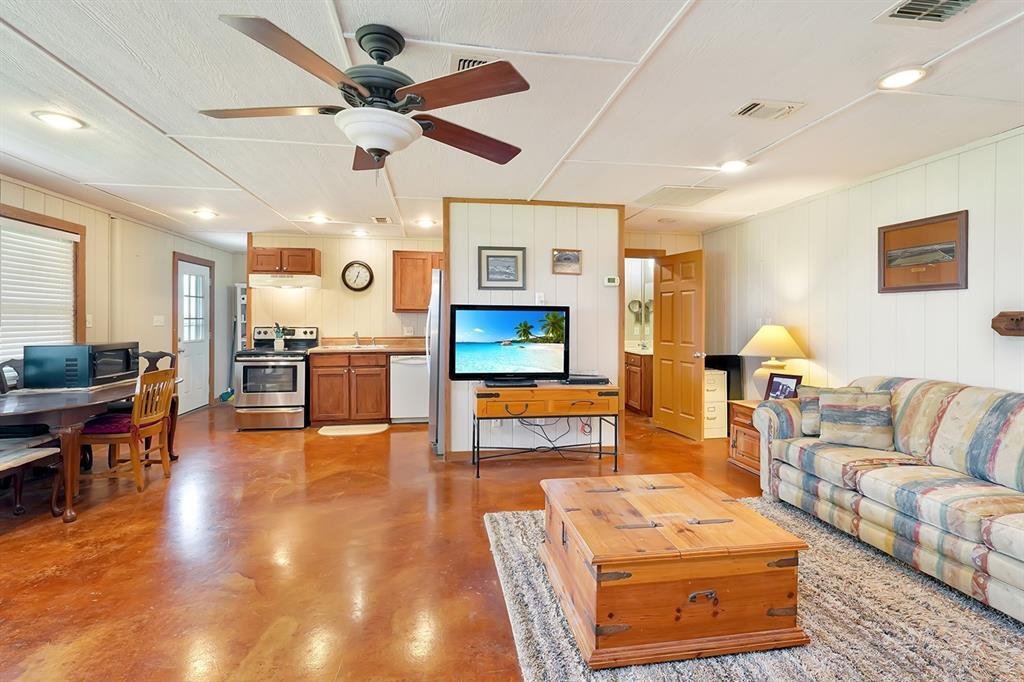 House in Era, Texas, United States 1 - 18483847
