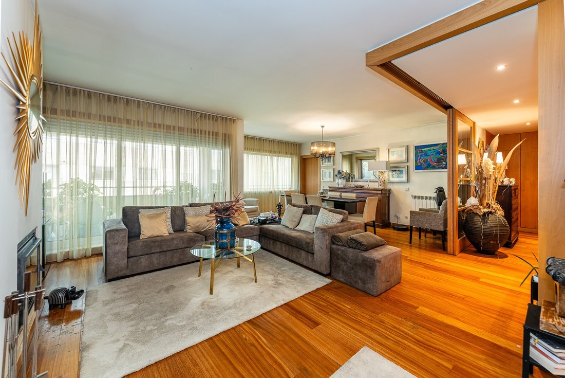 Apartment in Lordelo do Ouro e Massarelos, Porto District, Portugal 2 - 18486937