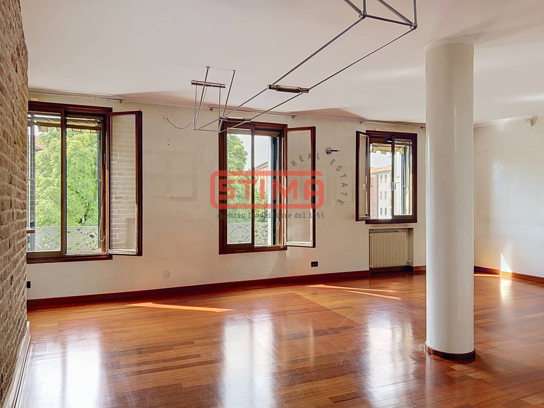 Apartment in Cathedral - Piazza dei Signori, Treviso, Italy 4 - 18485311