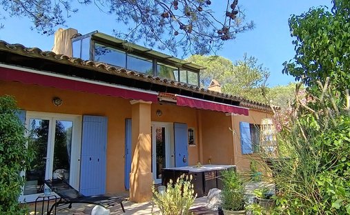 House in Nord Est, Auriol, France 1