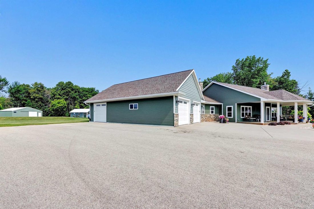 House in Seymour, Wisconsin, United States 5 - 18483078