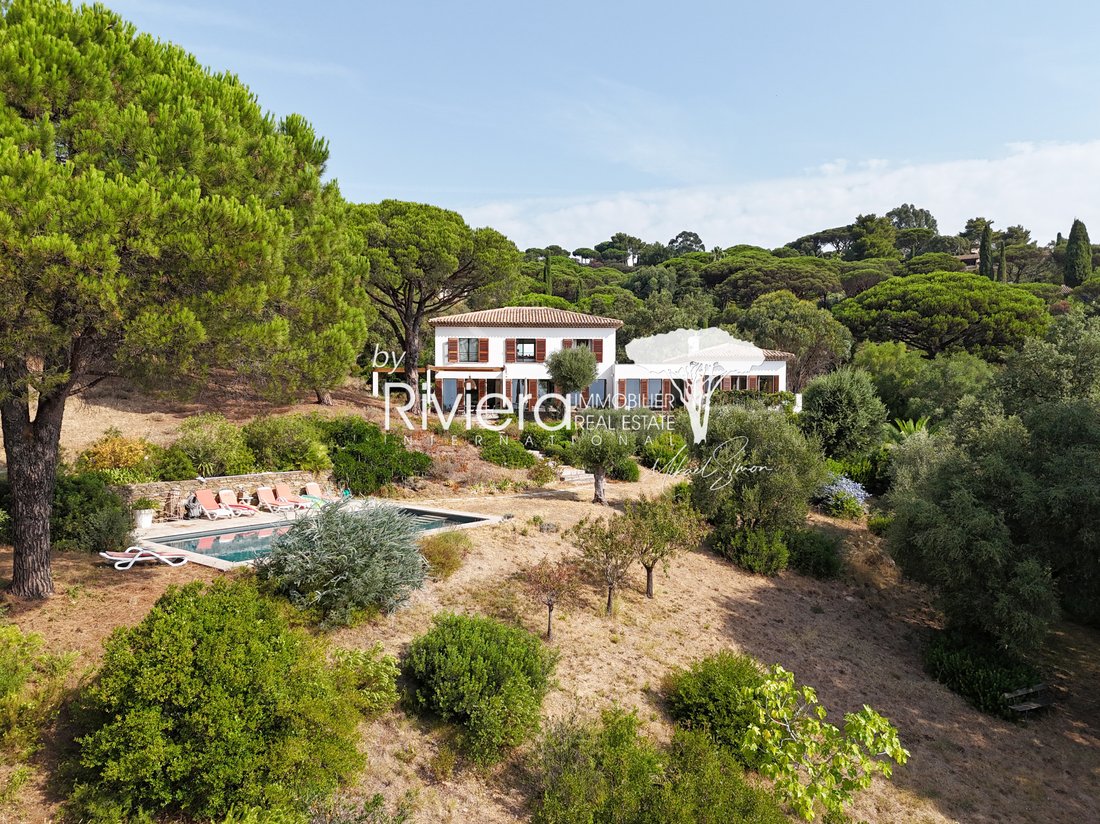 Estate in La Croix-Valmer, Provence-Alpes-Côte d'Azur, France 3 - 18072420