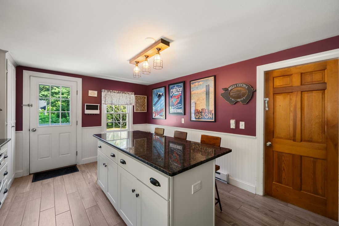 House in Kingston, Massachusetts, United States 5 - 18484015