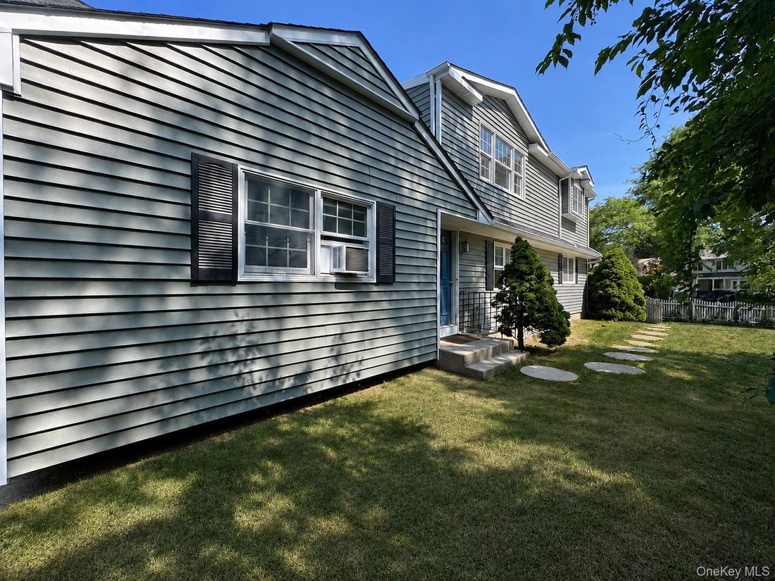 Melville, New York, United States 2 - 18486724