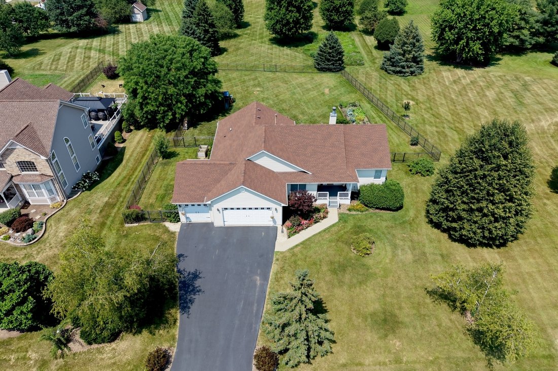 House in Johnsburg, Illinois, United States 4 - 18483593