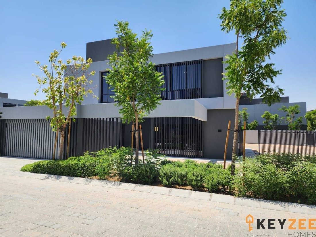 Townhouse in Al Ruwaidat Suburb, Sharjah Emirate, United Arab Emirates 1 - 18488206