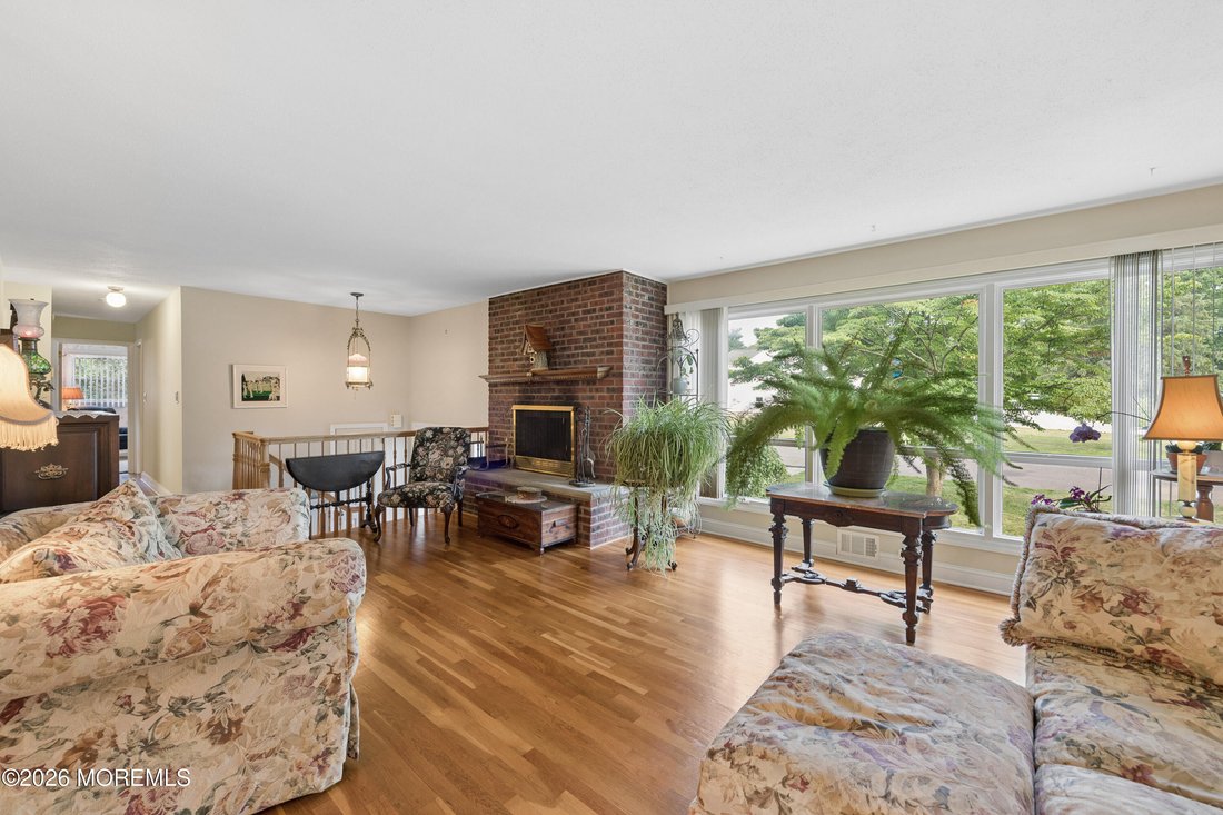 Freehold Township, New Jersey, United States 2 - 18387450