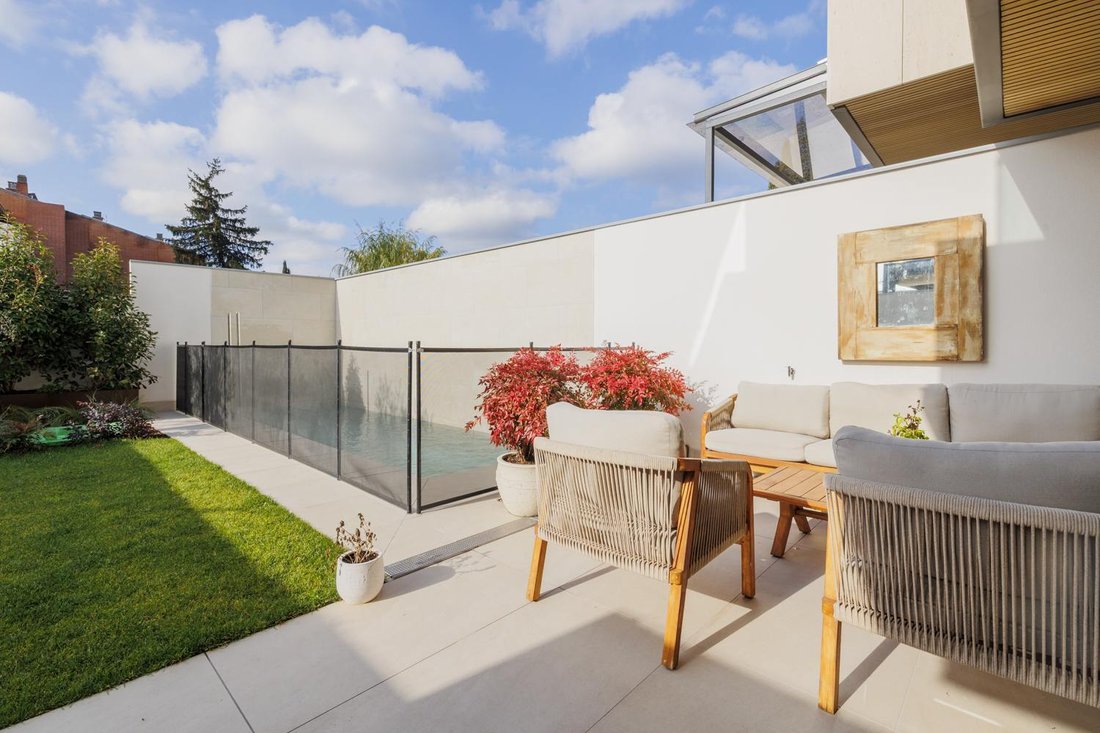 Villa in Pozuelo de Alarcon, Comunidad de Madrid, Spain 5 - 18483441